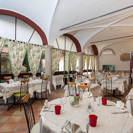 Hotel Piazza *